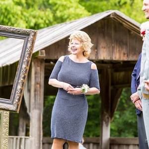 Meet your Posher, Debbie